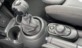 Mini Cooper 3T. ClassicTrim DrivAss.ParkAss. LED Navi