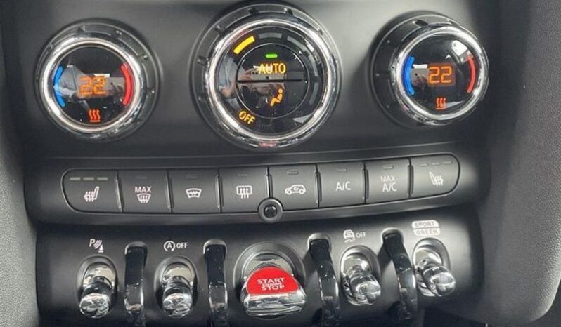 
								Mini Cooper 3T. ClassicTrim DrivAss.ParkAss. LED Navi full									